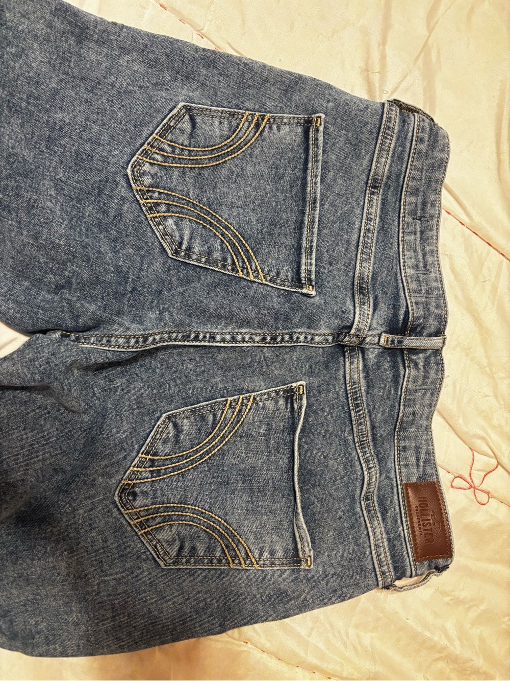 Hollister High-Rise Light Wash Women’s Jeans